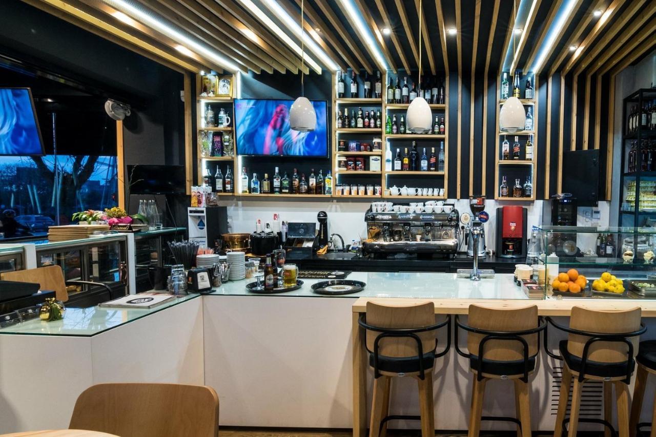 Blackhaus Apartments เทสซาโลนิกิ ภายนอก รูปภาพ
