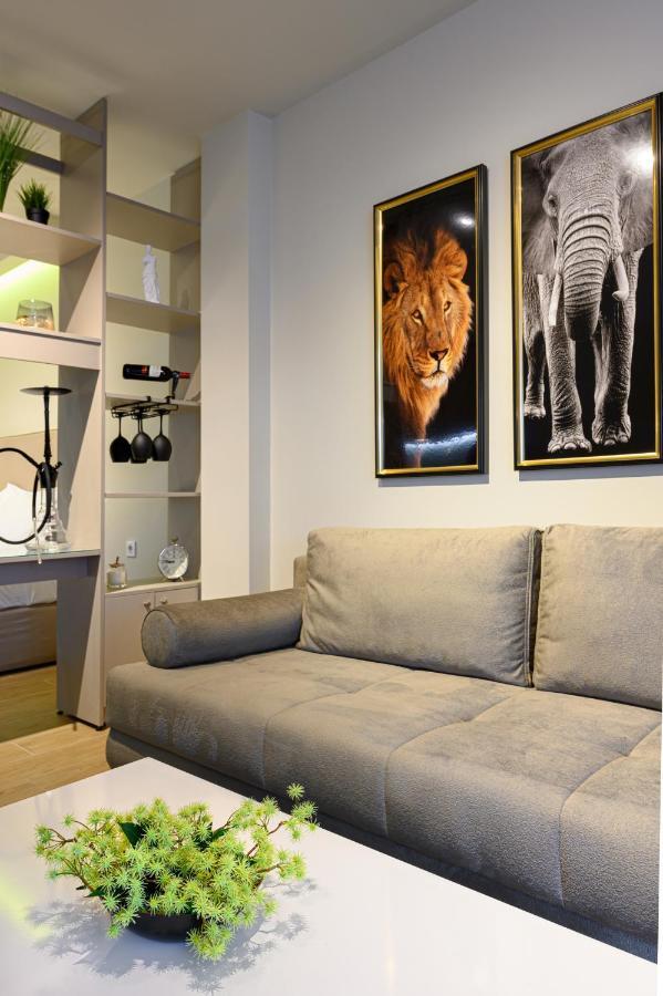 Blackhaus Apartments เทสซาโลนิกิ ภายนอก รูปภาพ