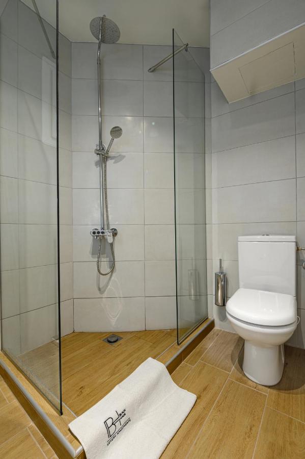 Blackhaus Apartments เทสซาโลนิกิ ภายนอก รูปภาพ