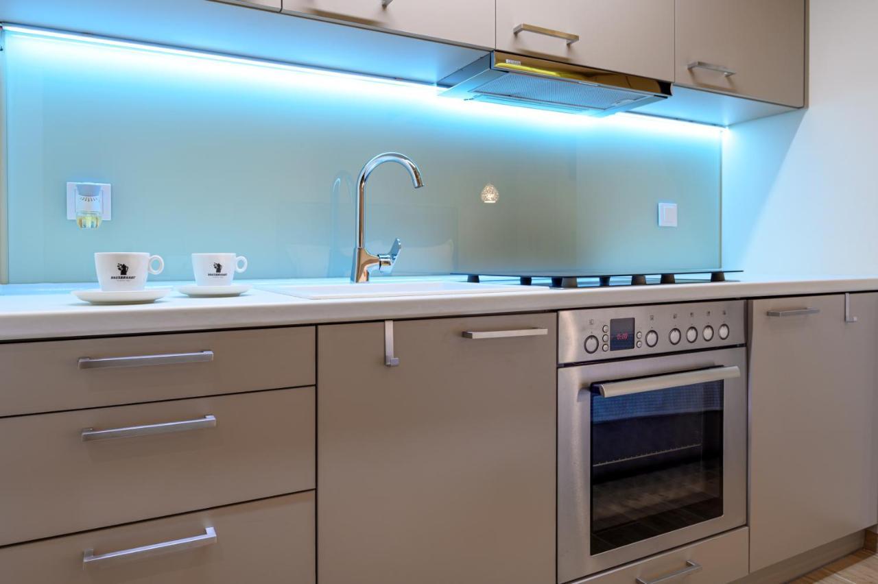 Blackhaus Apartments เทสซาโลนิกิ ภายนอก รูปภาพ